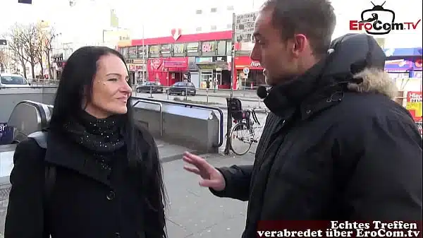 Deutsche Brunette Bloggerin Angeflirtet Auf Berliner Strase Und Gefickt