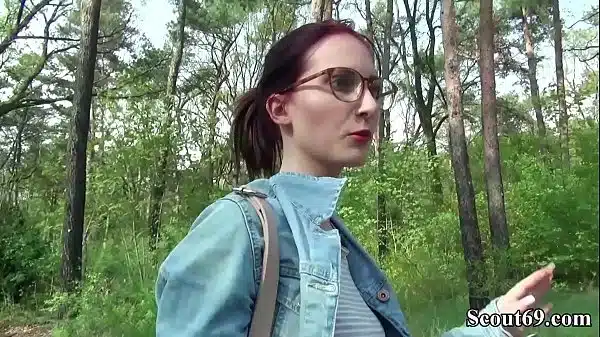 German Scout Fremder Uberredet Deutsche Lia Louise Zum Ficken Nach Der Uni