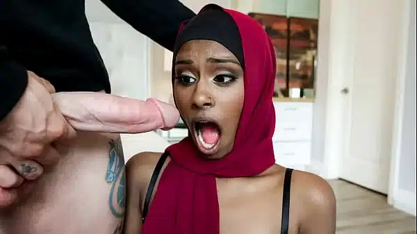Hijab Wearing Indian Teen Tourist Gets Lost Fucked By Her Saviour