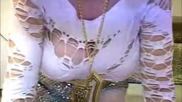 Mini Big Wig Milf In Platforms