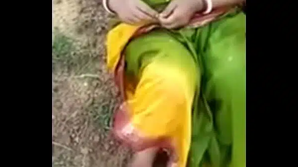 Village Aunty Blowjob Fuck With Lover In Open Field Mms