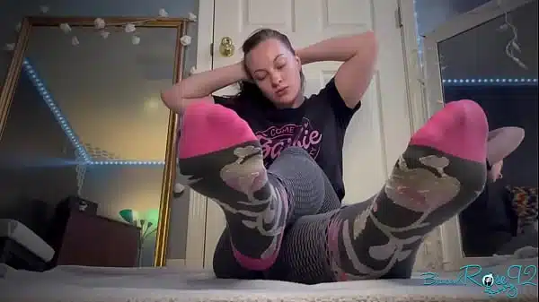 Hello Xvideos Milf Housewife Flashing Socks Barefoot