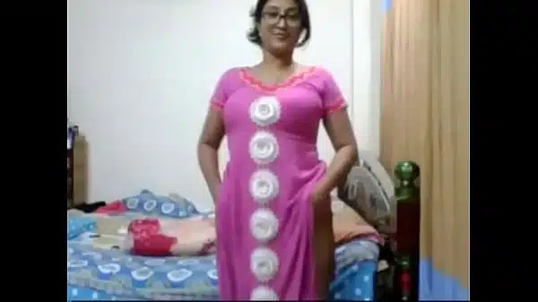 Paki Girl Palying And Dancing Masturbation On Cam Fingering On Pussy