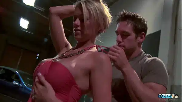 Sexy Blonde Chick Likes To Fuck While Her Big Boobs Bounce