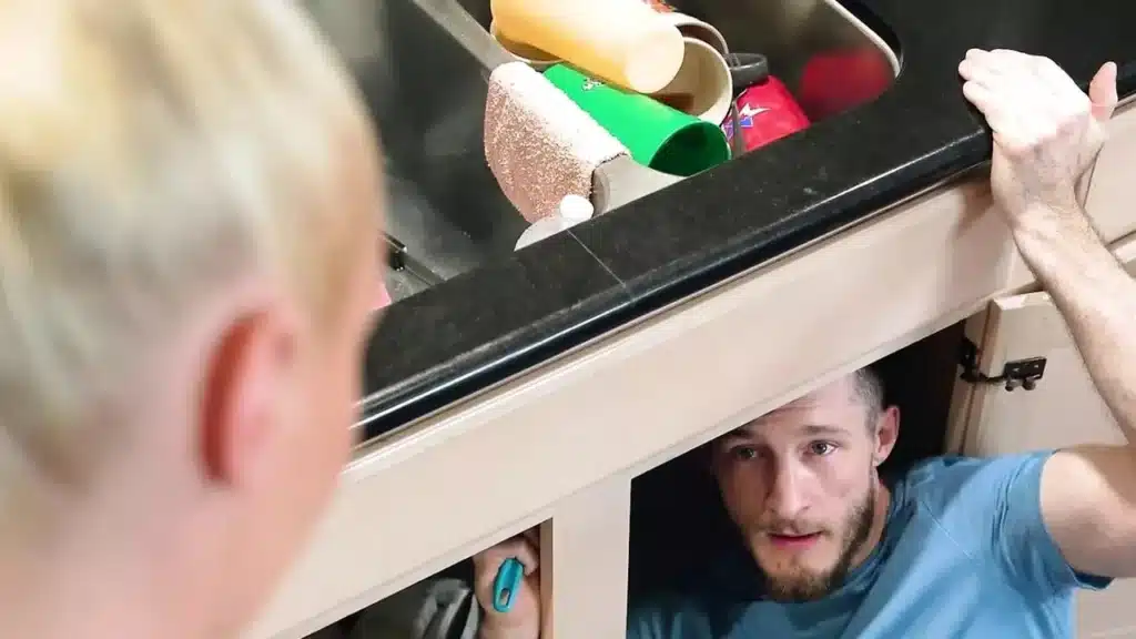 Big Ass Milf Kate Dee Gets Her Inner Pipes Serviced Mylf Plumber
