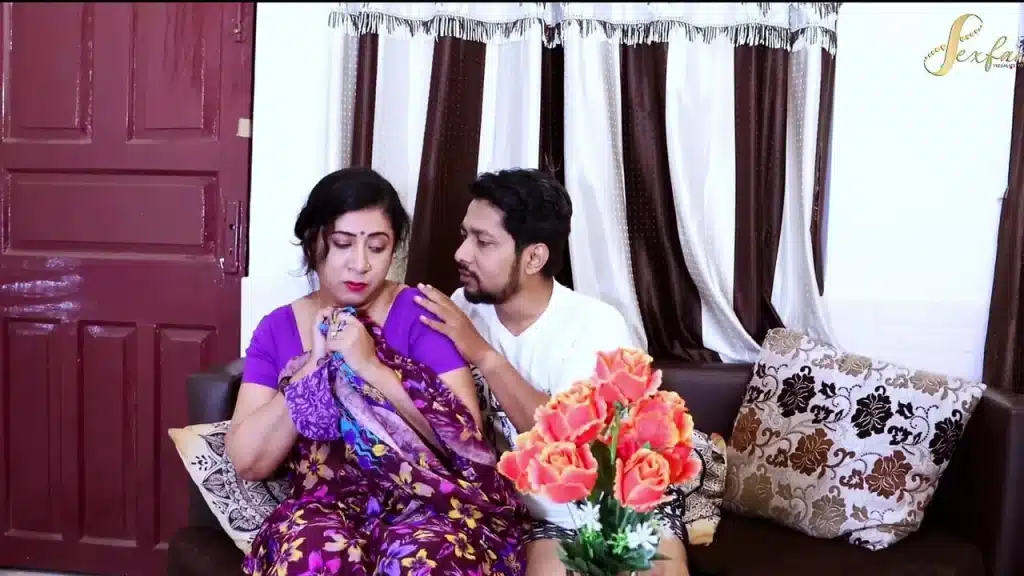 Desi Kam Wali Bai Ke Sath Makan Malik Ne Kiya Khub Ghapa Ghap