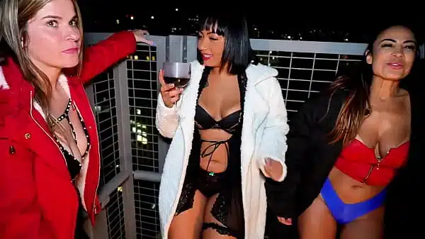 Free 3 Slutty Milfs And 2 Big Cocks Join In An Animated Orgy