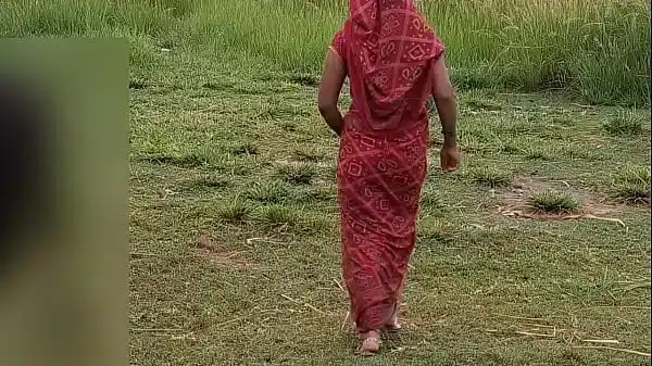 Hottest Indian Couple At Outdoor Sex At Open Public Place Video In Hindi
