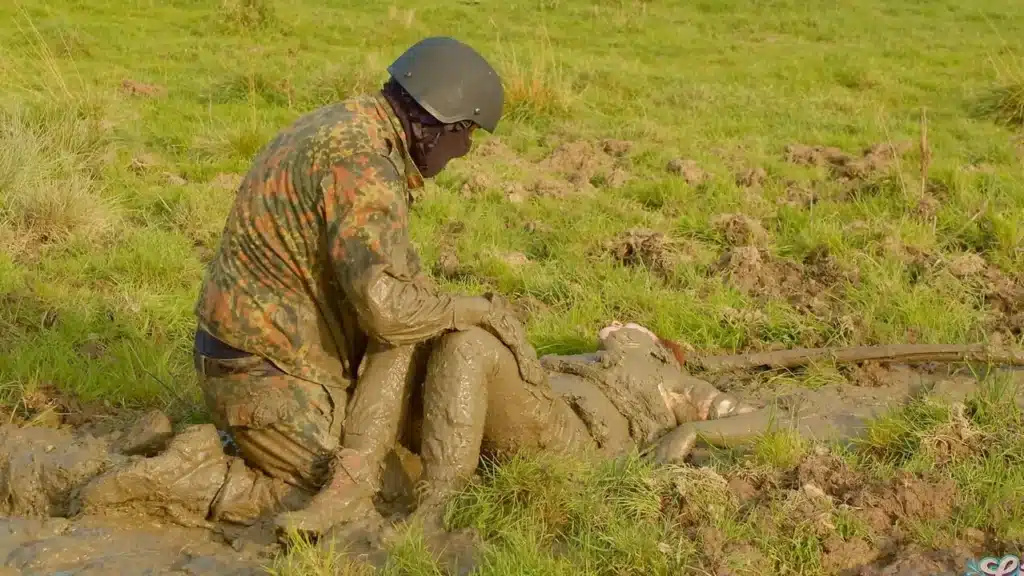 Lara Croft Fucked In Mud Full Video