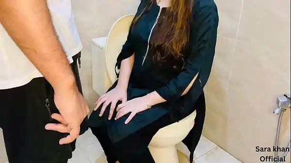 Pakistani Step Brother In Law Fuck Her Hot Latina Sister In Law In The Toilet