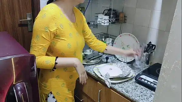 Step Son Saw Horny Stepmom In Hindi