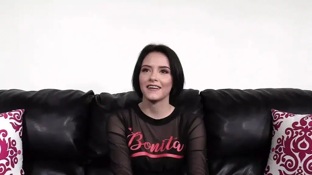Watch 19 Year Old Mcdonalds Cashier Get Into Adult Industry 1