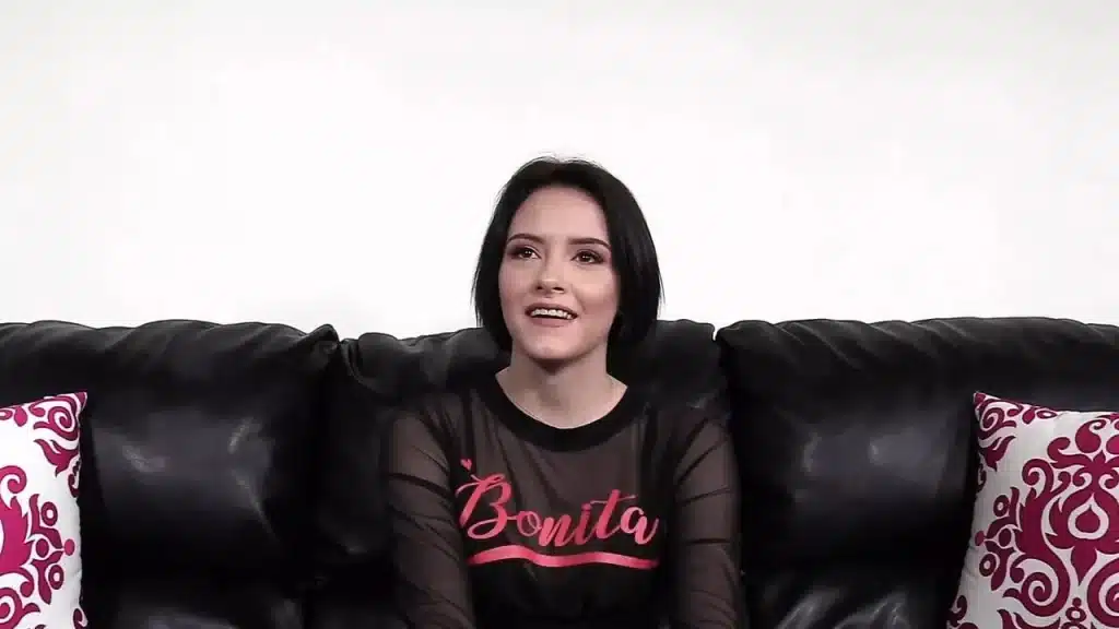 Watch 19 Year Old Mcdonalds Cashier Get Into Adult Industry 2