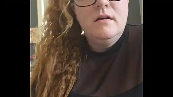 Bbw Masturbates At Work