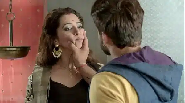 Hindi Aunty Show With Special Navel