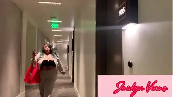 Bbw Jaidyn Venus Fucks Up Ssbbw Hunters Delivery Order And Has To Pay An Ultimate Price Of Emptying His Huge Cock Bareback