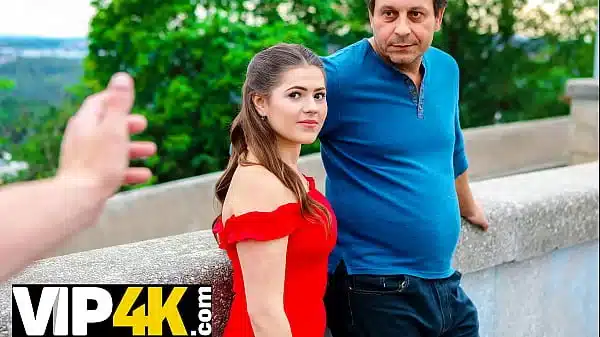 Hunt4K Apres Une Petite Colere Un Homme Permet A Un Riche Inconnu De Baiser