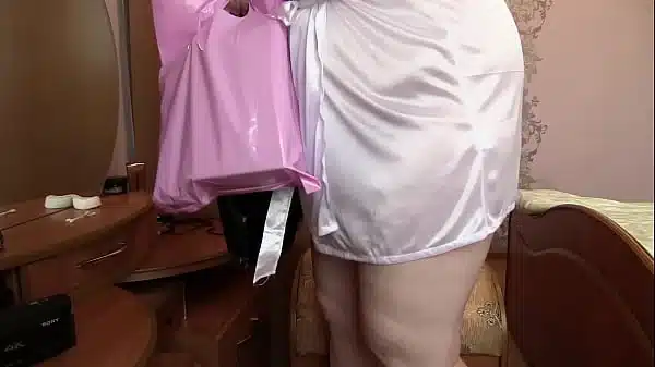 Mature Bbw Is Unpacking Her Gifts There Were Rubber Dick Nylon Stockings And High Heels Big Natural Boobs And A Meaty White Butt