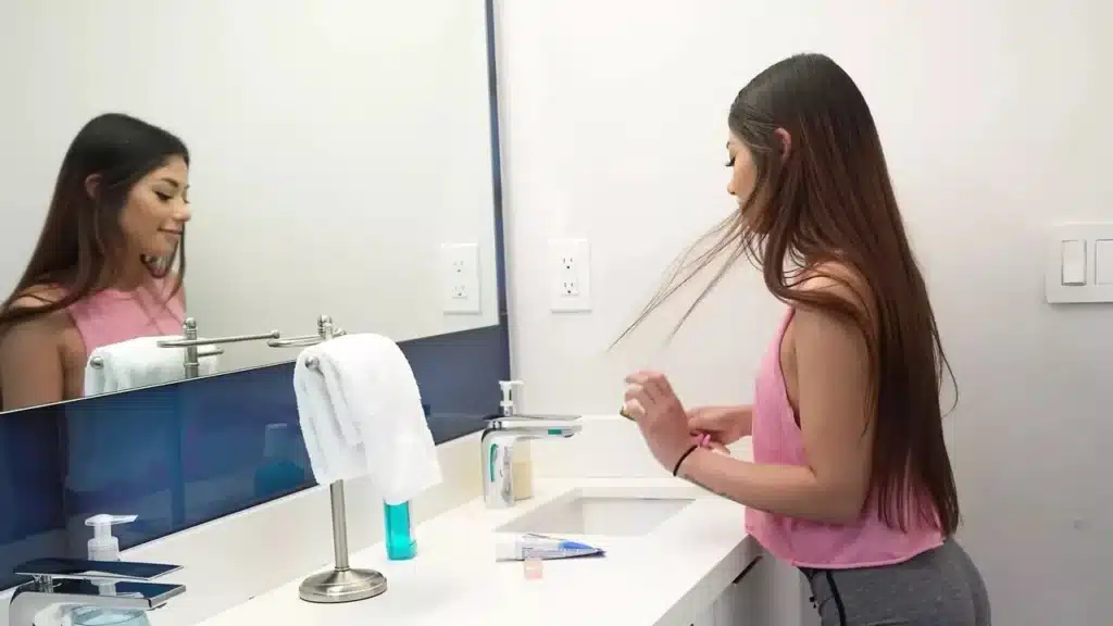 Older Stepdad Cant Stop Fucking His Horny Teen Stepdaughter 1