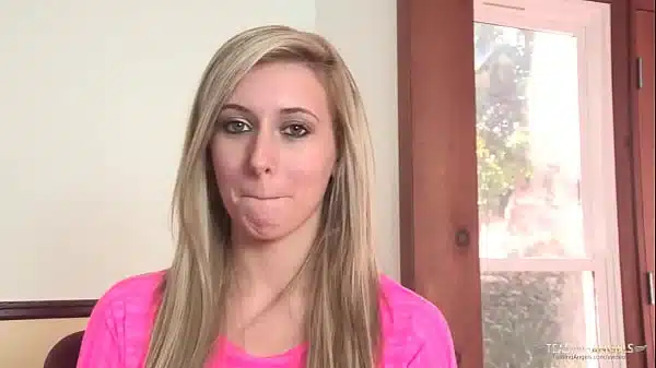 Submissive Blonde Likes To Please Her Experienced Gonzo Instructor And Eat His Cum